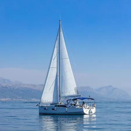 Botel Beneteau Oceanis 38.1.- Anima Maris I *